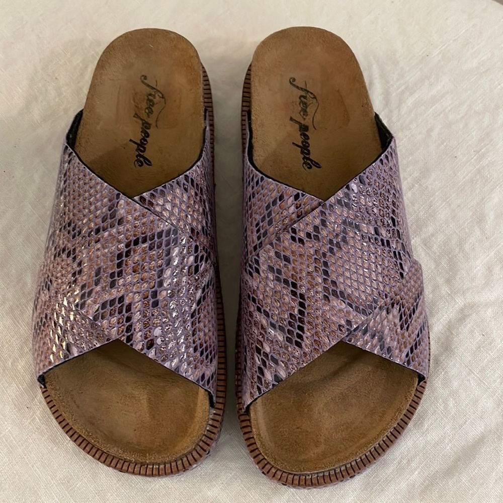 Free People Sidelines Flatform Slide Sandal in Purple, New w/o Box, Size 6.5